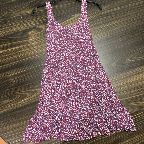 PURPLE FLORAL FLOWY DRESS - Picture 1 of 3